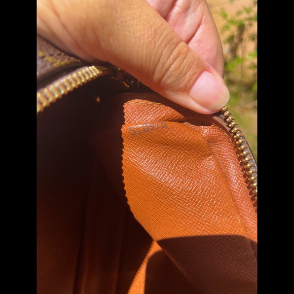 **SOLD**Auth Louis Vuitton Monogram Marly Dragonne PM Clutch/converted Crossbody - Picture 14 of 14